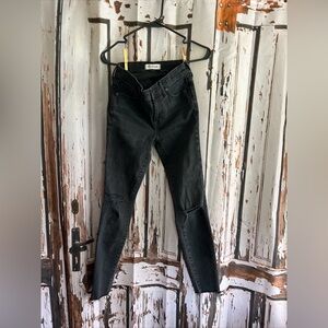 Madewell black 9” high rise skinny jeans 25 destressed frayed hem
